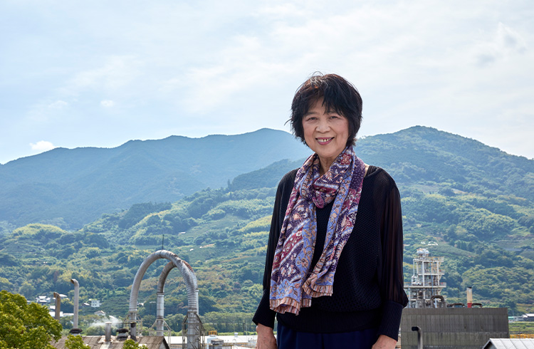 築野富美